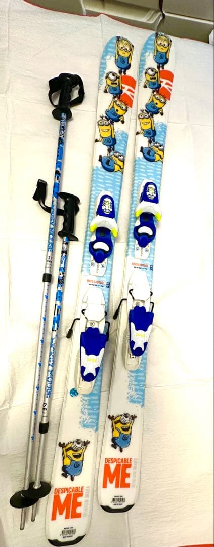 新品未使用 ROSSIGNOL ミニオンデザインスキーセット　128㎝