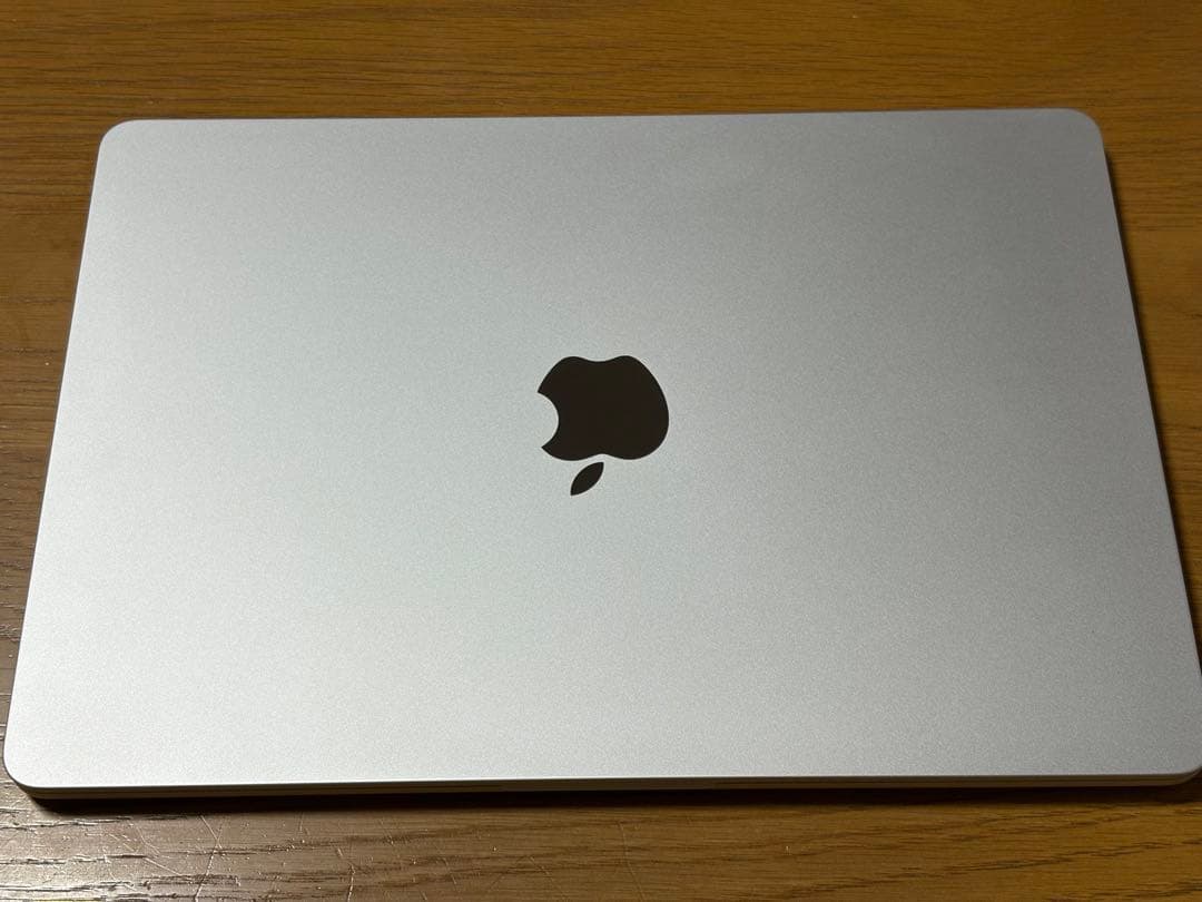 らりるれろ様 MacBook Air M2 1TB / 16GB 13インチ
