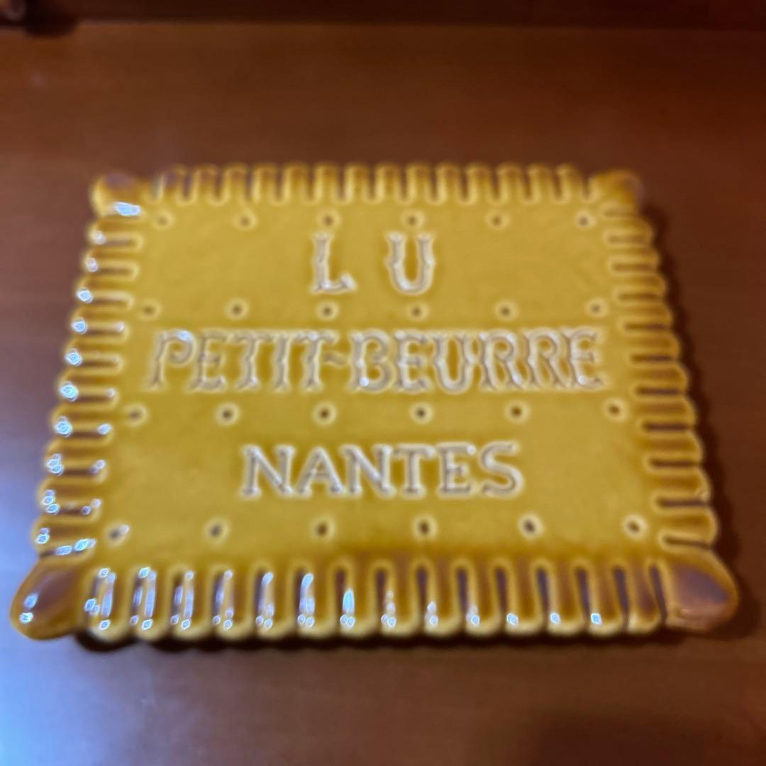 大幅お値下げ、LU PETIT-BEURRE ビスケット陶器プレート、美品！