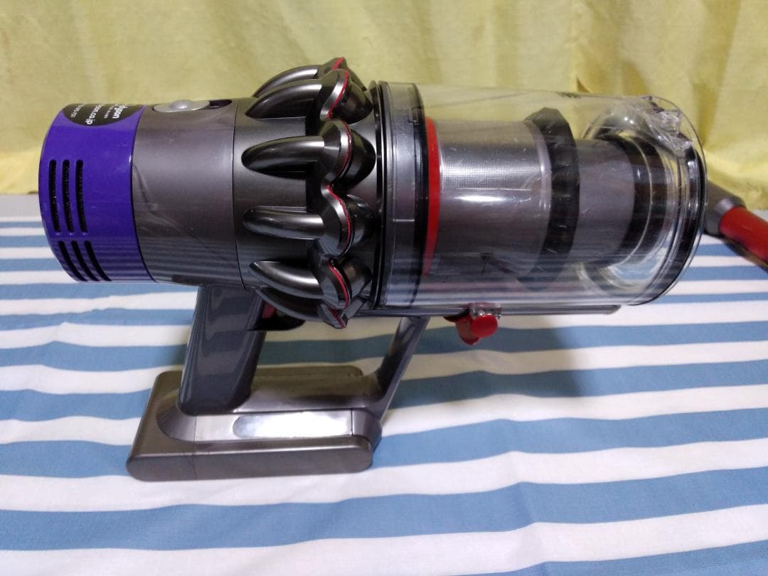 ＠takeさん専用ダイソン　掃除機　SV12　消耗部品交換、分解清掃済　⑪