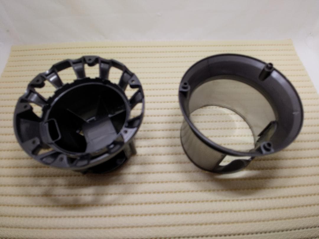 ＠takeさん専用ダイソン　掃除機　SV12　消耗部品交換、分解清掃済　⑪