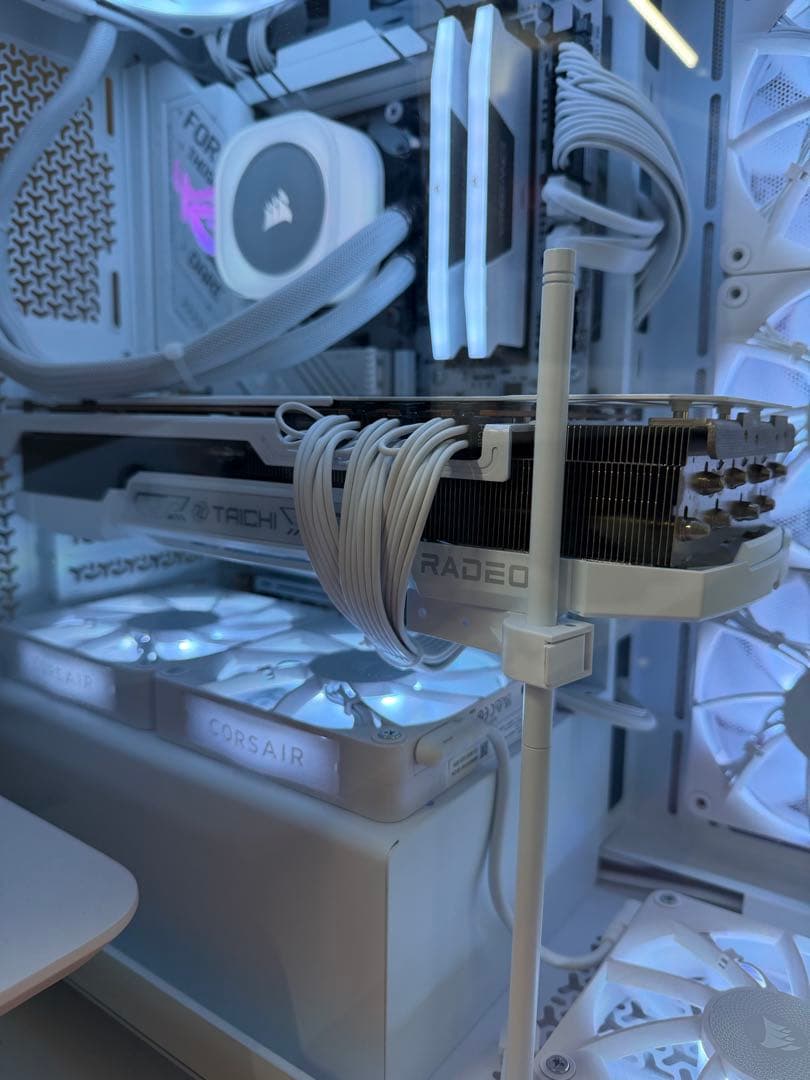 グラフィックボード・グラボ・ビデオカード ASRock TAICH WHITE Radeon RX 7900 XTX