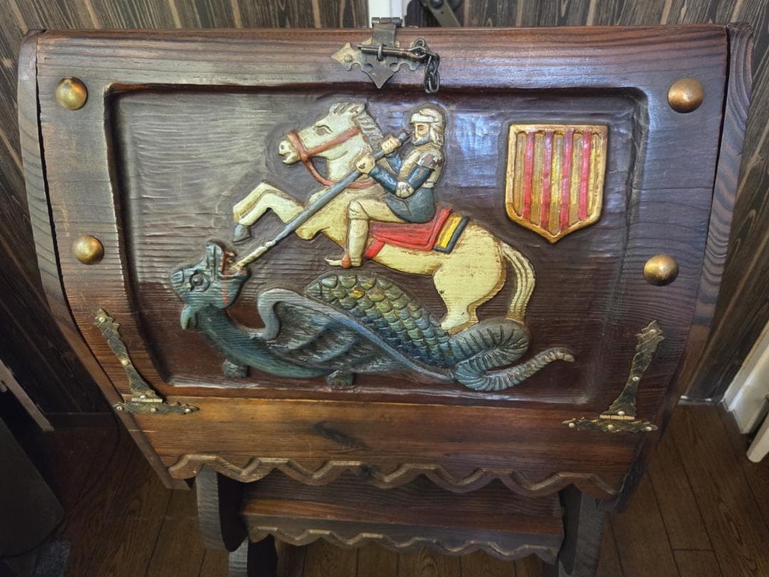 〈現状渡し〉騎士ドラゴン彫刻 木製 収納家具