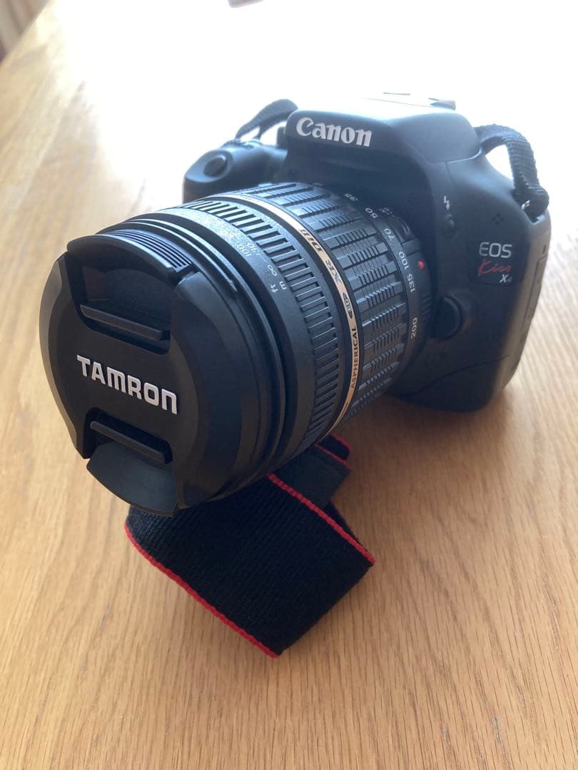 Canon EOS Kiss X4 デジタル一眼レフ レンズ付き