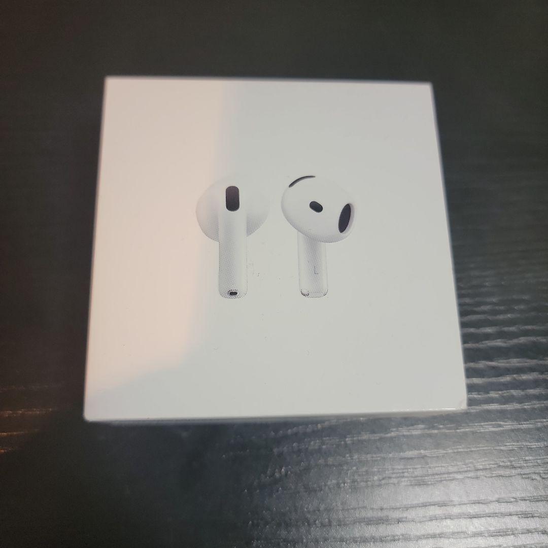 AirPods 4 USB-C充電ケース付き