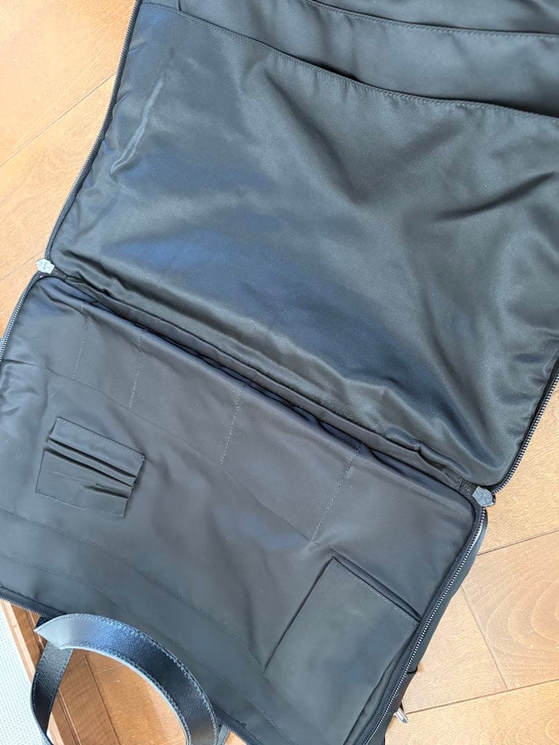 PRADA プラダ ビジネスバッグ ブリーフケース ナイロン 三角ロゴ 黒