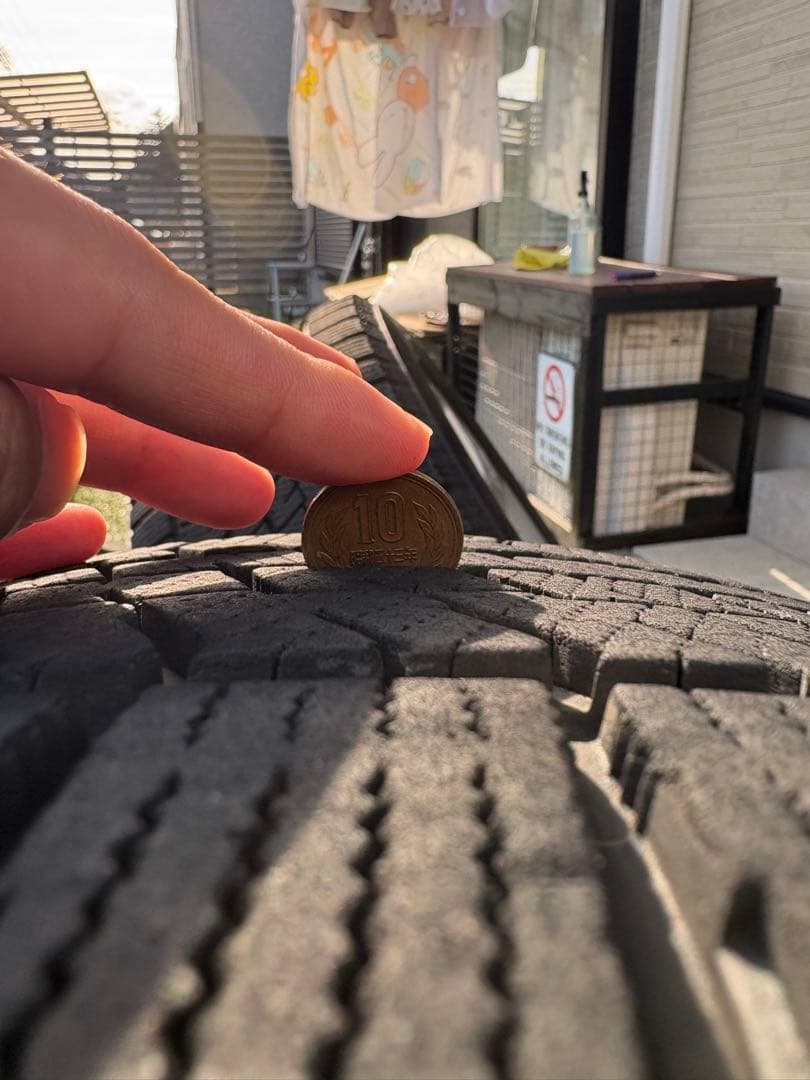  X1e84vl18スタッドレス BRIDGESTONE225/50R17