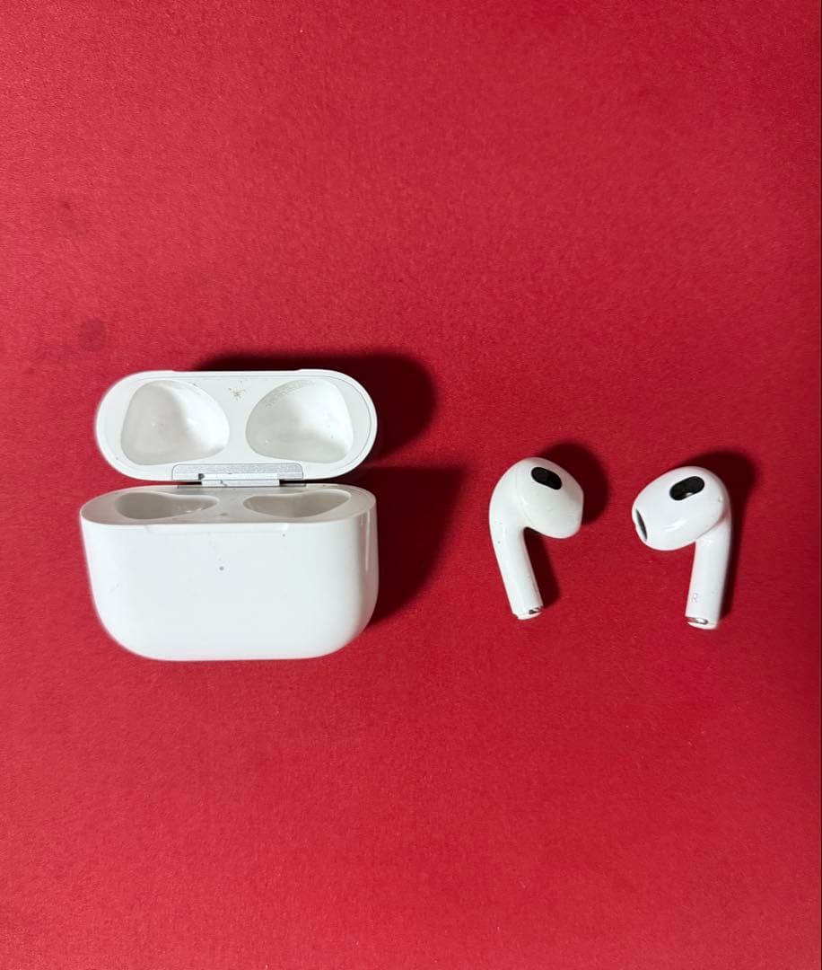 AirPods（第3世代）本体＋充電ケース