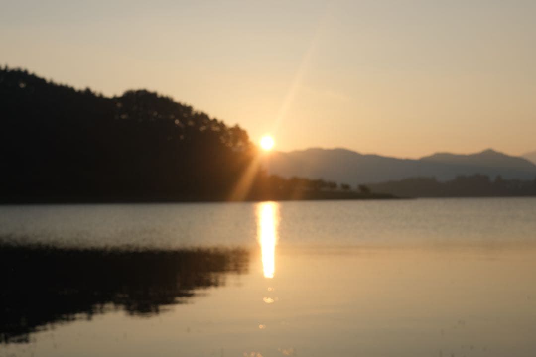 【美品】FUJIFILM X-E4 ブラックゴールド （レンズ2本＆付属品多数)