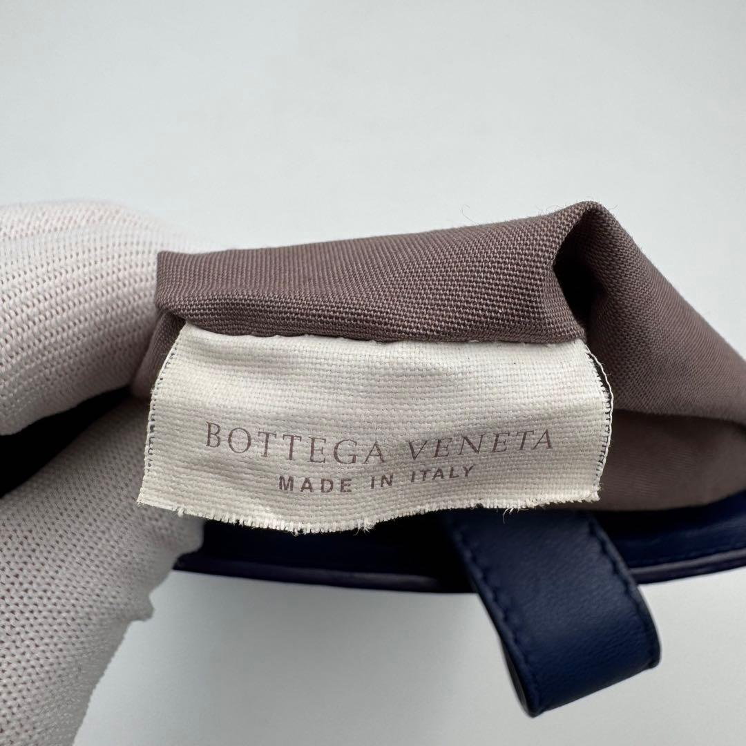 美品✨BOTTEGA VENETA iPadケース　ネイビー　レザー