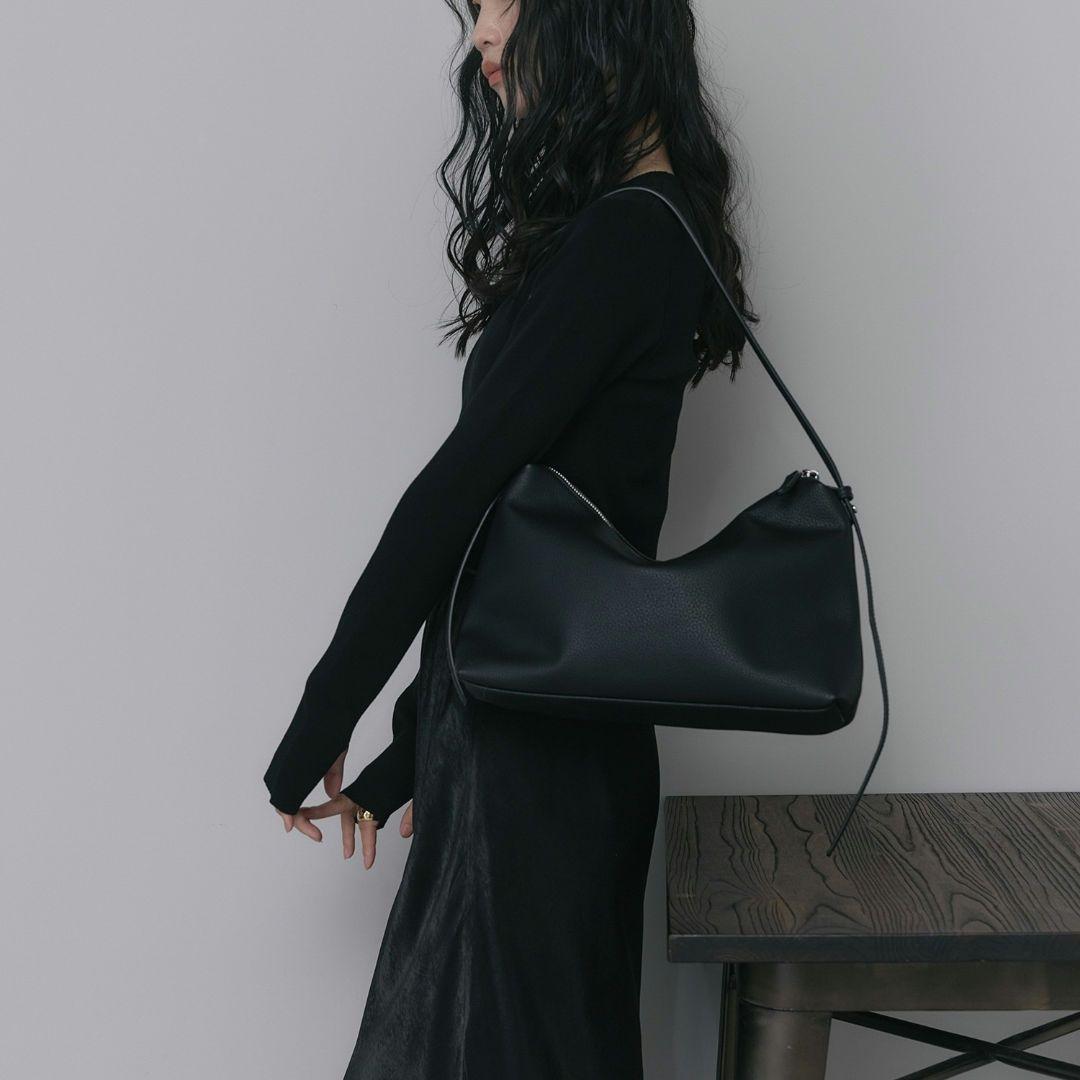 soins ミニマルショルダーバッグ