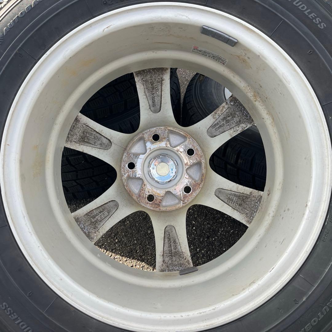 スタッドレスタイヤ 215/60R16 95Q PCD 114.3 5穴 4本