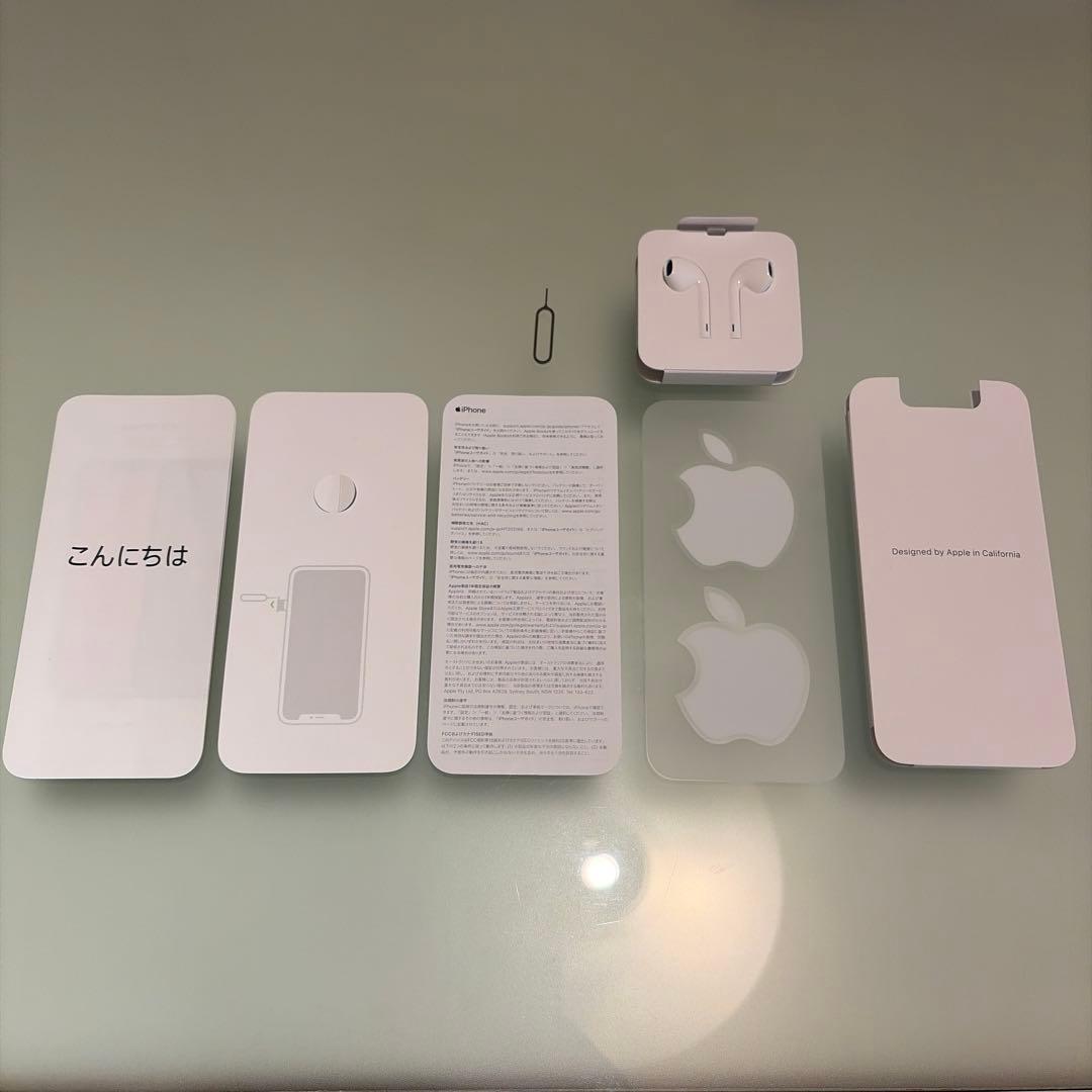 iPhone11 64G ホワイト　未使用イヤホン付