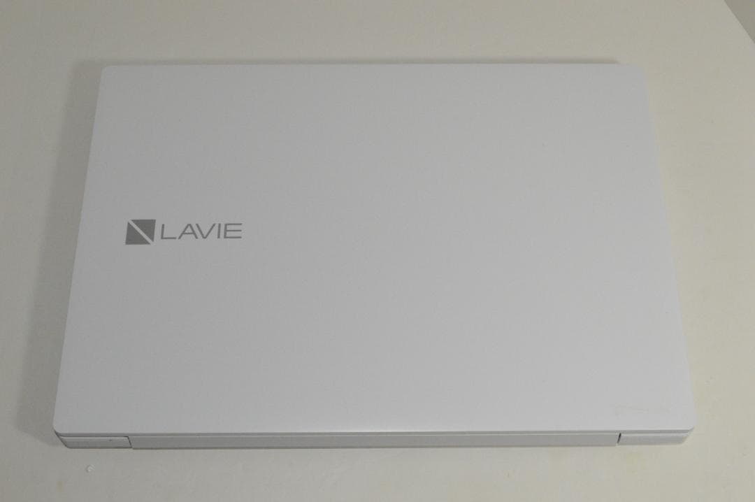 ホワイトLavie第8世代Corei7/20G/新品SSD1TB