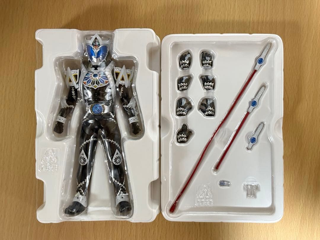 真骨彫製法　SHF 仮面ライダーサガ