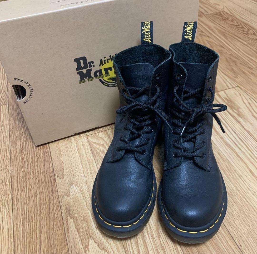 Dr. Martens ブラックレースアップブーツ