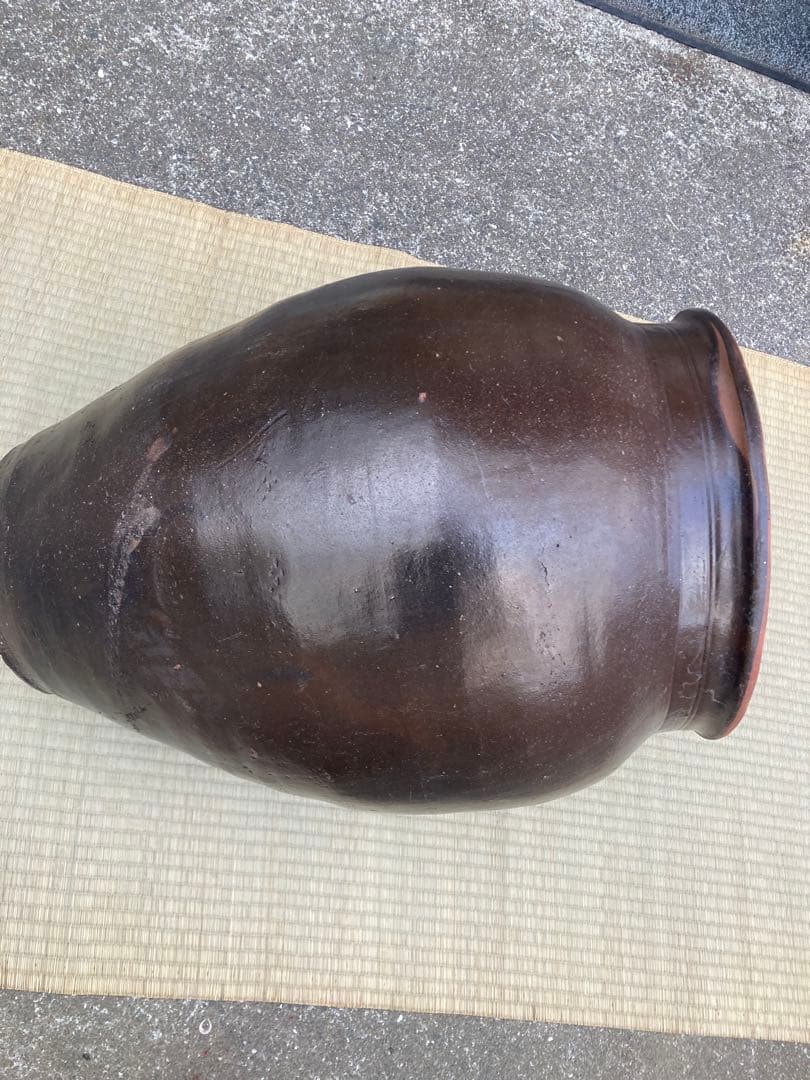 存在感抜群！時代物 陶器の大型甕 古い壺 。茶褐色。和モダン 60センチ