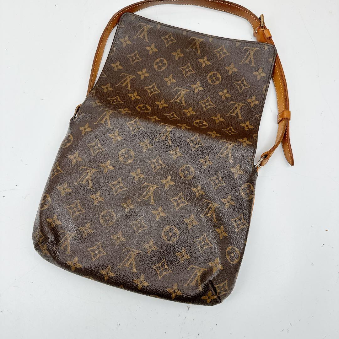 ルイヴィトン　モノグラム　ワンショルダーバッグ　ミュゼットタンゴ　ショート