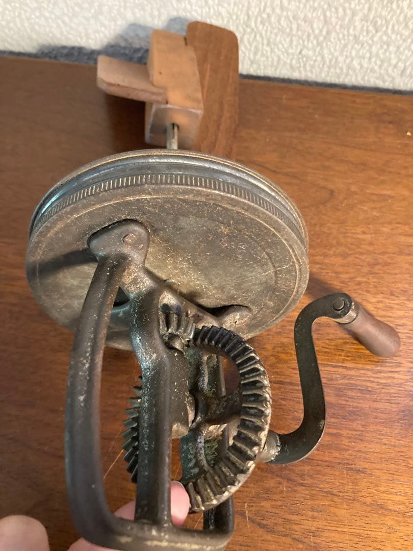 アンティーク　1950年代米国Vintage バター撹拌機です。