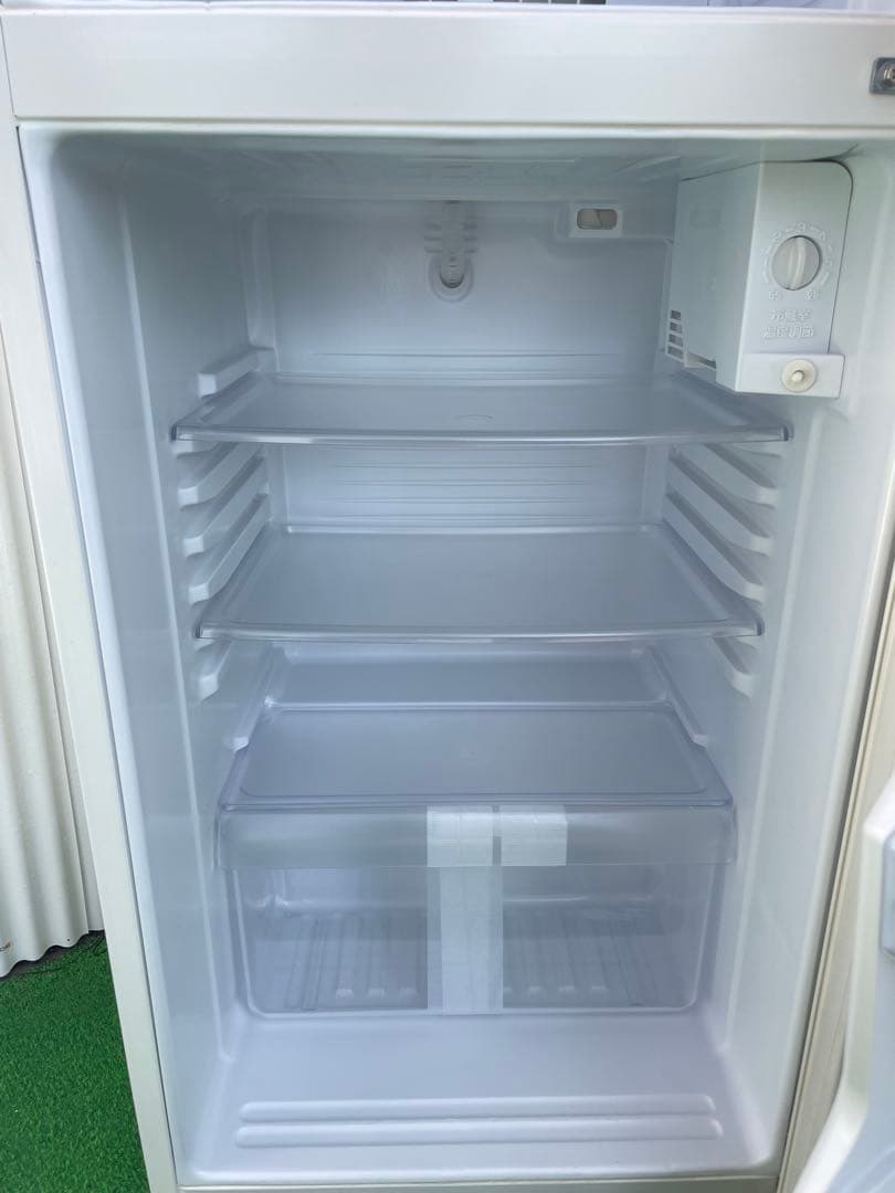 957 無印 おしゃれホワイト2ドア冷蔵庫 静音 霜取り不要 一人暮らし 単身