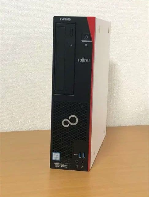 富士通デスクトップパソコン/SSD 256GB/メモリ32GB/i5-7500