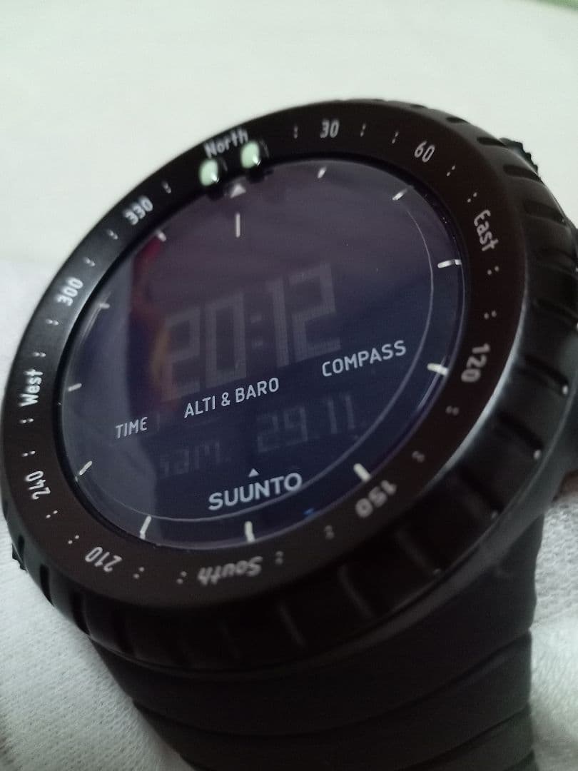 SUUNTO CORE　コア　アウトドア時計　ALL BLACK　未使用に近い