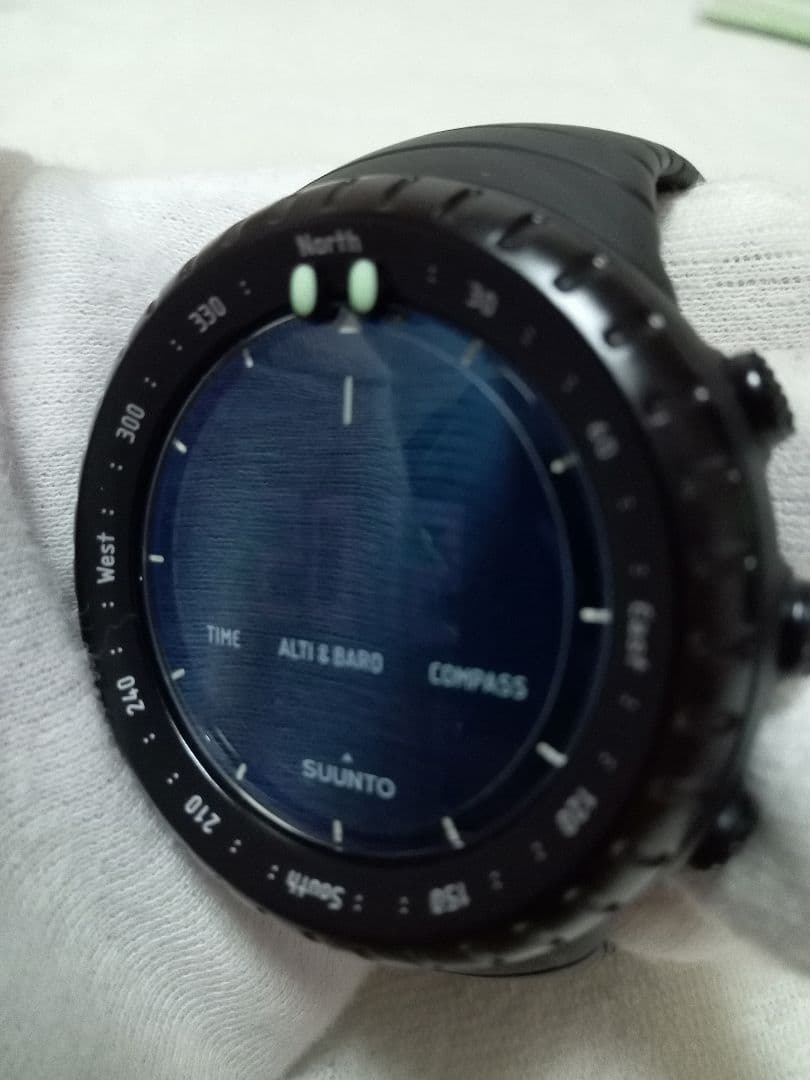 SUUNTO CORE　コア　アウトドア時計　ALL BLACK　未使用に近い