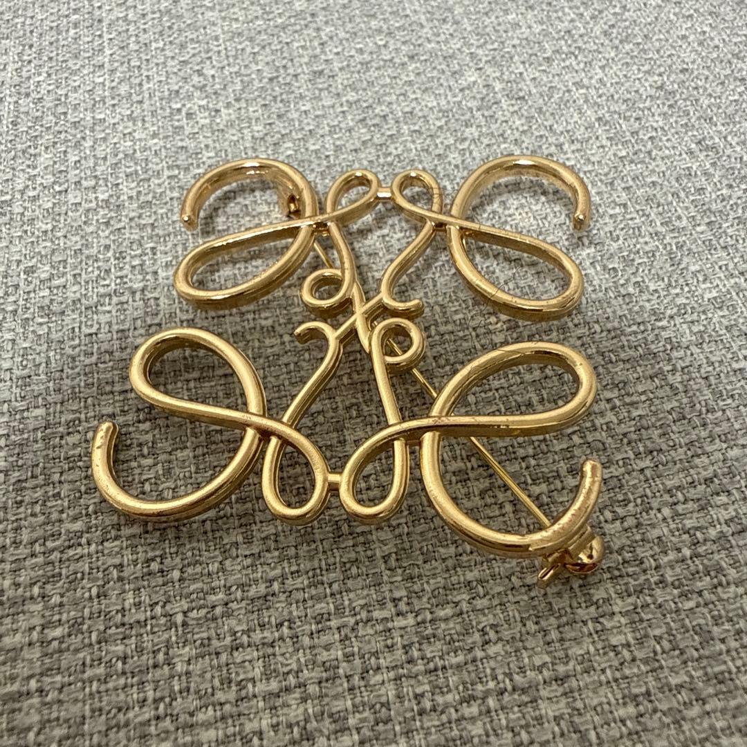 【最終価格】ロエベ　ブローチ　ピンクゴールド