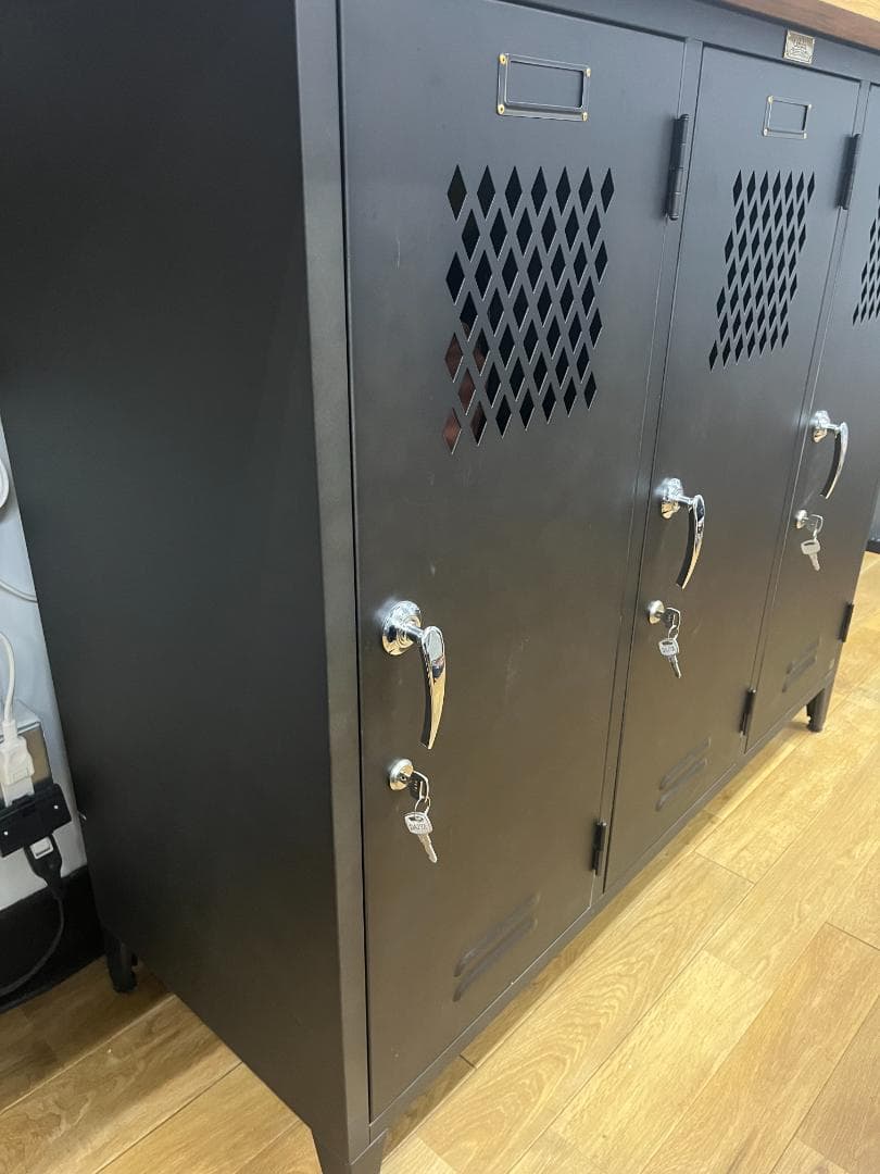 スチール製ロッカー　オーダー　インダストリアル　鍵付き　アンティーク