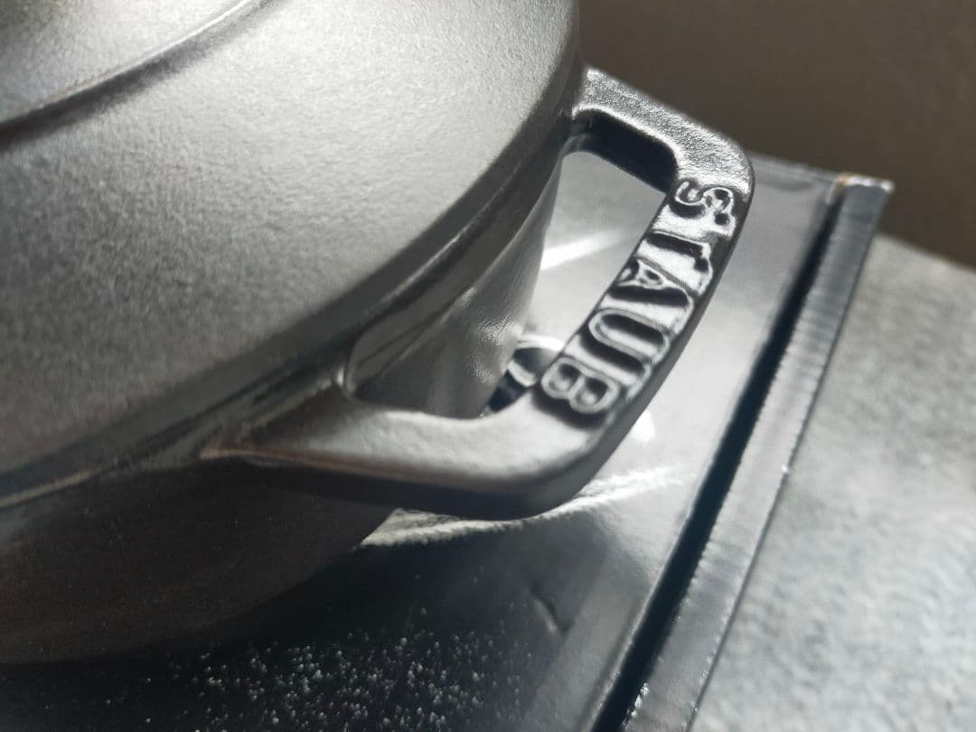 Staub　ワナベ　S　ブラック