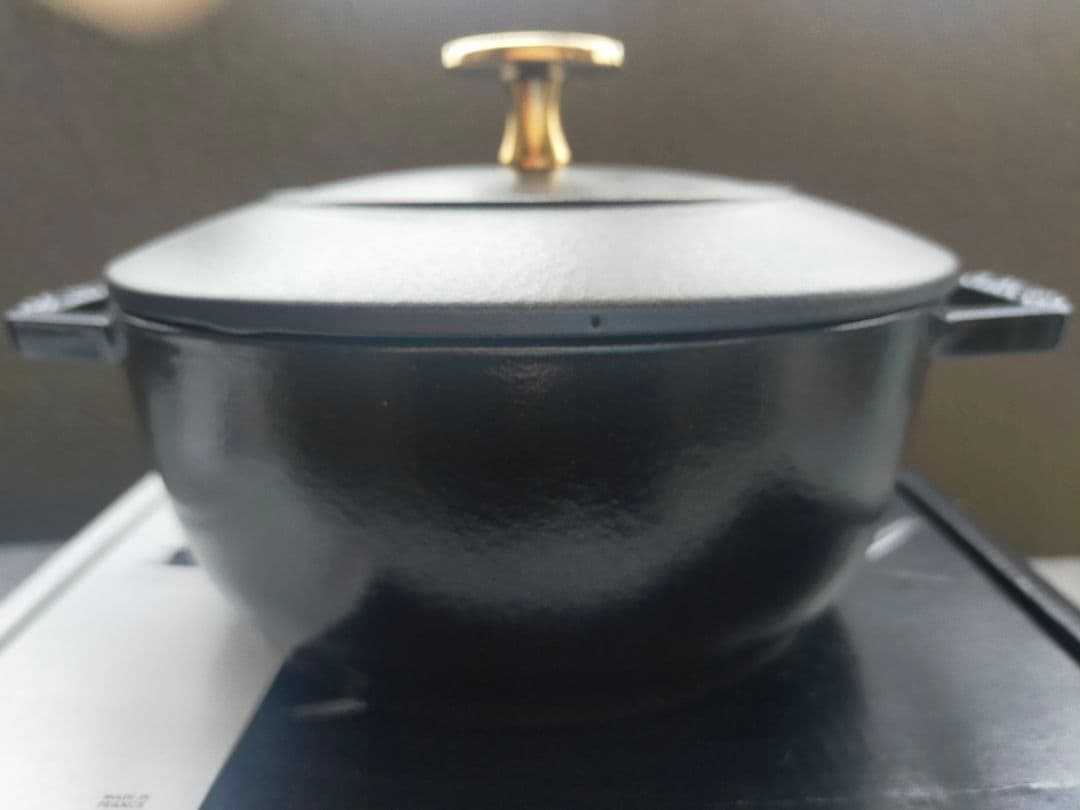 Staub　ワナベ　S　ブラック