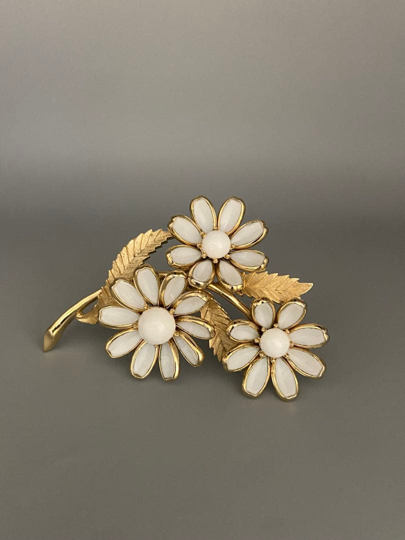 lotuscloud 2499⭐️TRIFARI トリファリ ブローチ ビンテージ