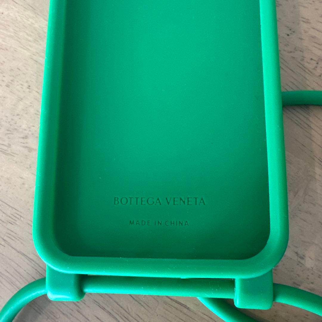 BOTTEGA VENETA グリーン iPhone14 proケース