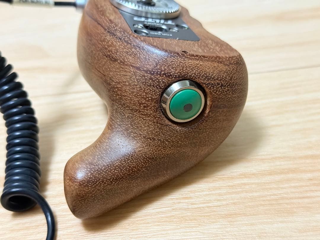 Tilta 木製カメラグリップ　TT-0509-R右手用