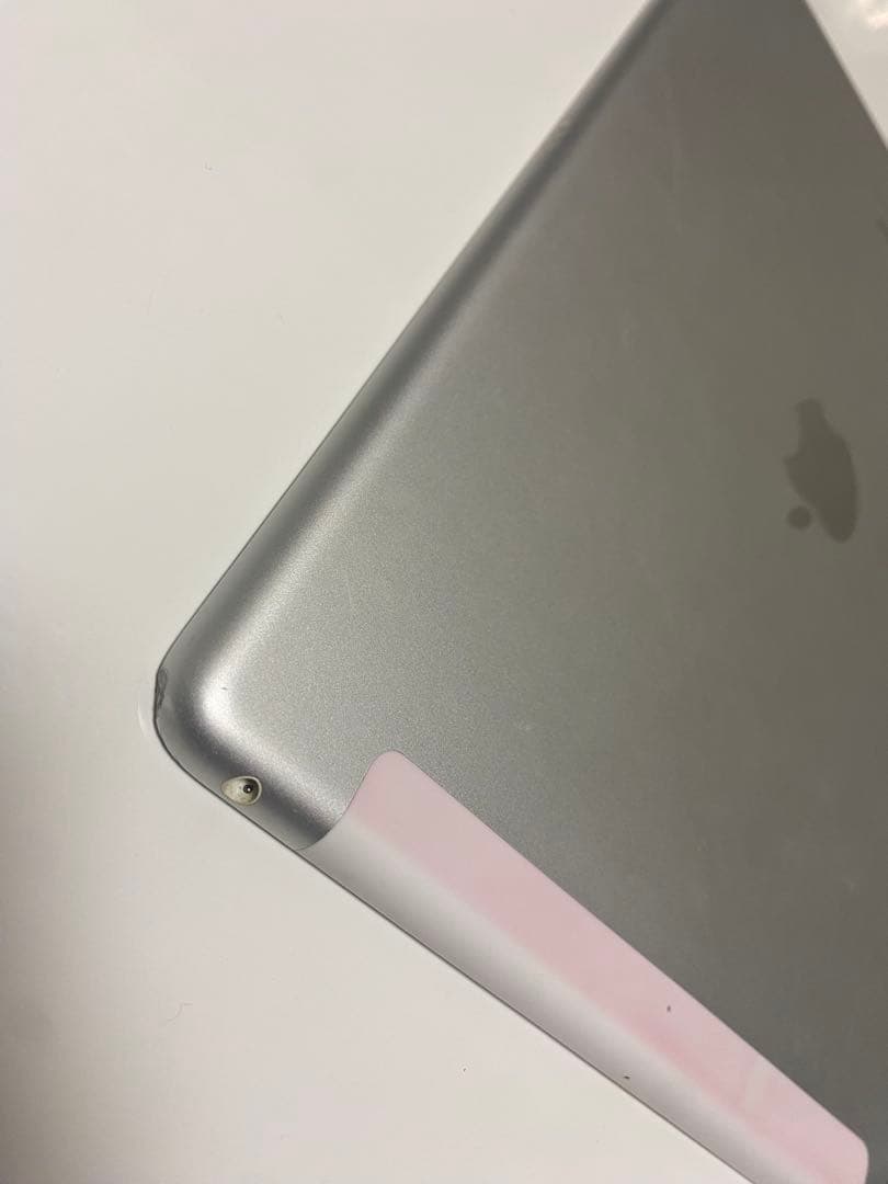 iPad 第7世代（32GB）シルバー