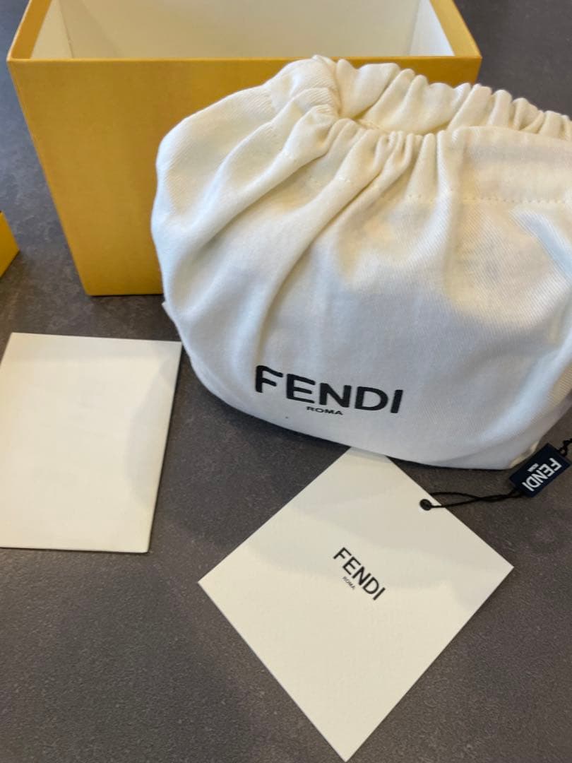 【激レア　美品】 FENDI ランチボックス　弁当箱