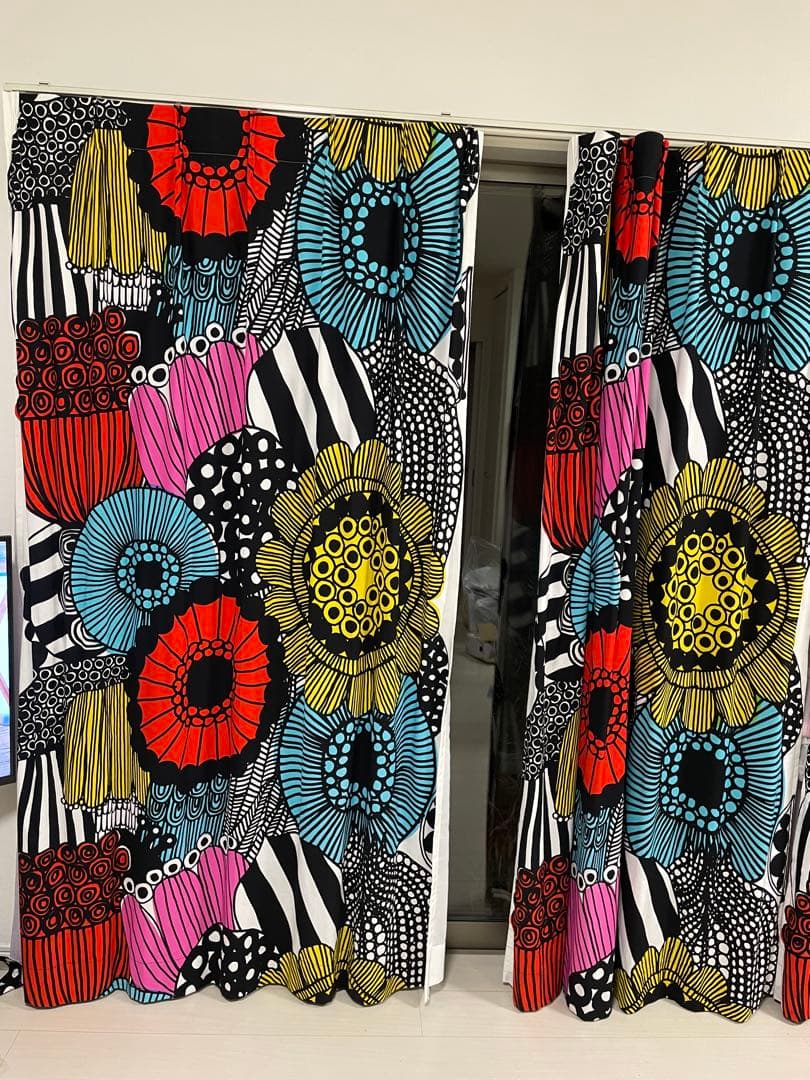 マリメッコ 花柄ドレープカーテン