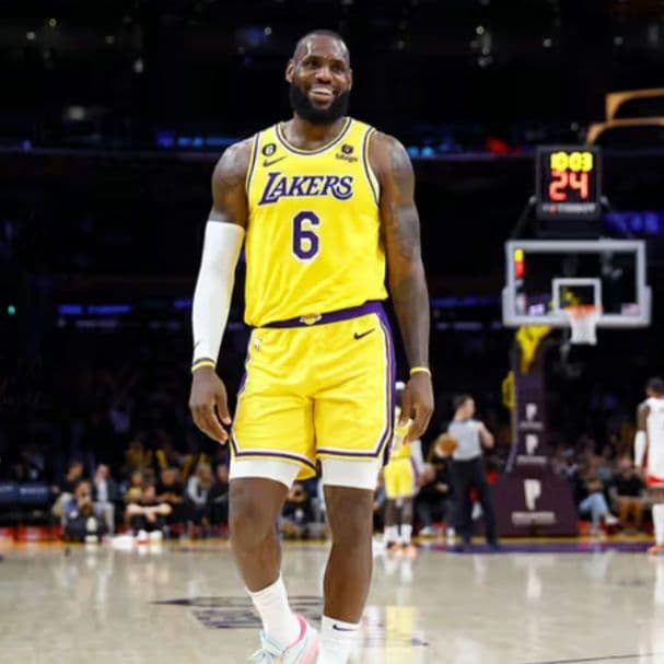 【激レア】レイカーズ ジェームズ 22/23 ユニフォーム Lサイズ