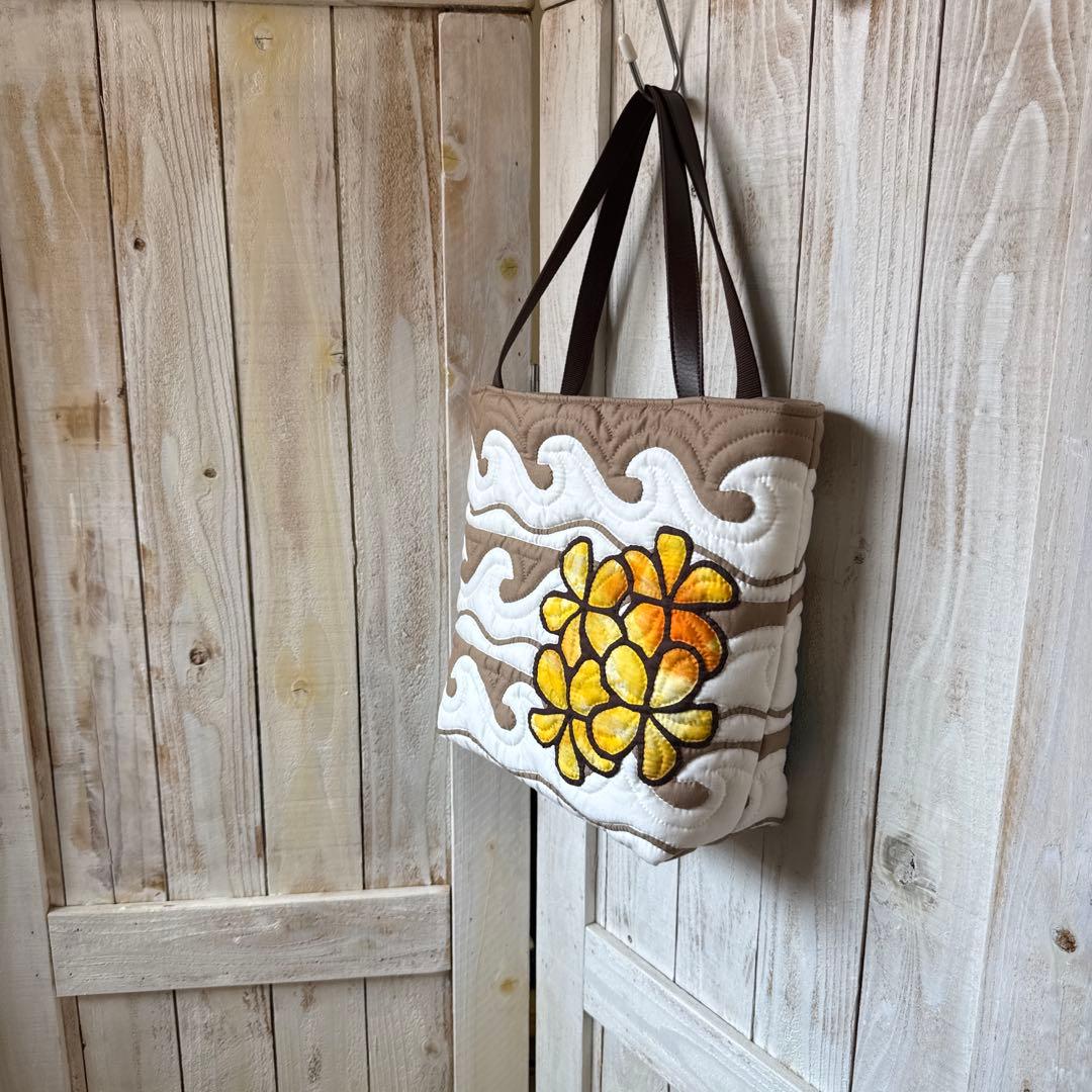 ハワイアンキルト♪ハンドメイドバッグ♪波と海のモチーフ&プルメリア