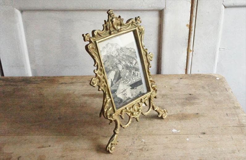 ゴールド フォトフレームスタンド.b