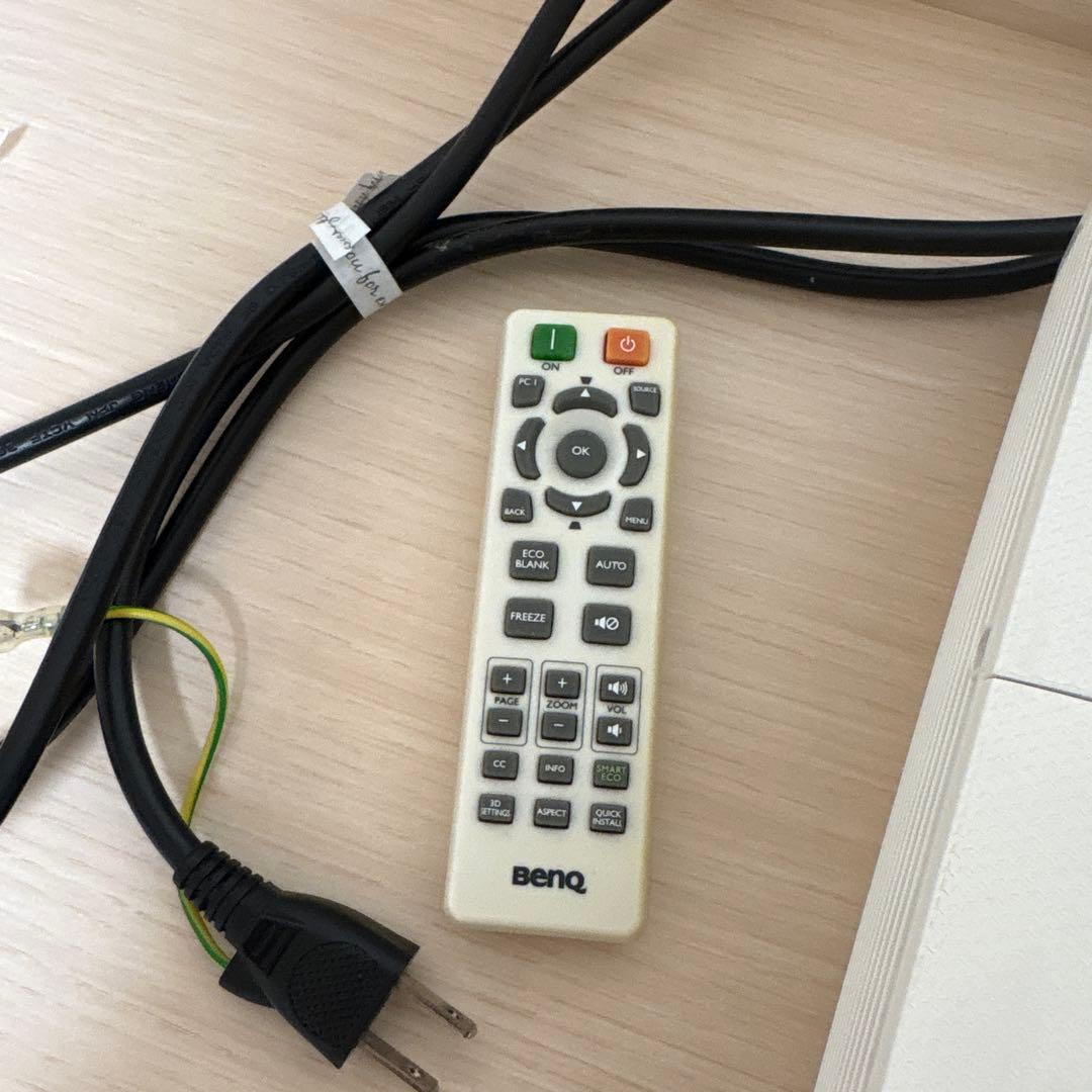 【期間限定お値下げ】BenQ プロジェクター