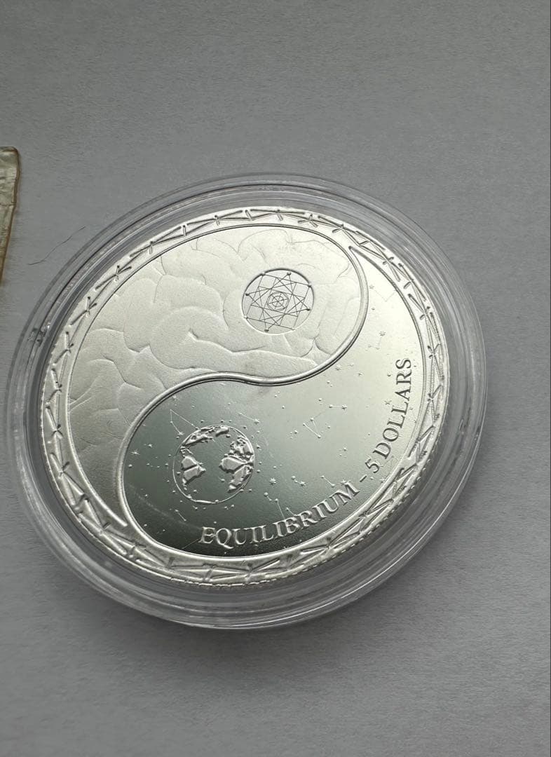 純銀　カナダ銀貨　ニュージーランド 銀貨　1OZ 9999純銀　銀貨2枚希少本物