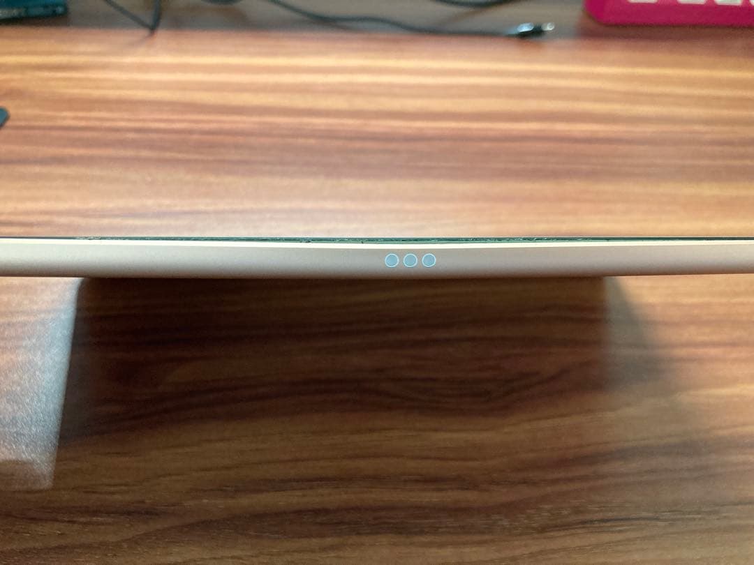 Apple iPad7 第7世代 MW762J/A 32GB Wi-Fiモデル