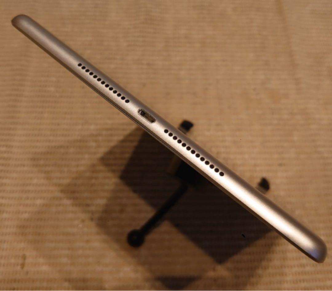 完動品SIMフリーiPad第5世代(A1823)本体32GB送料込WHLJK