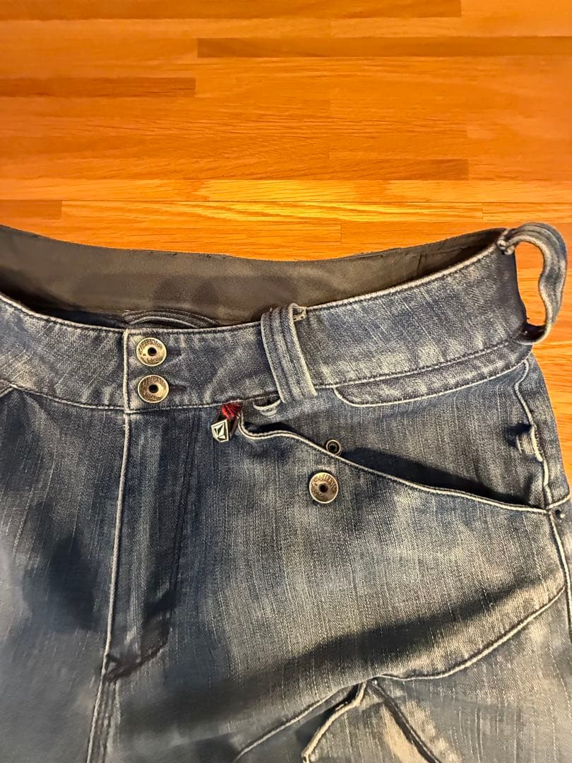 ボルコム　デニムスノーボードパンツ　Sサイズ