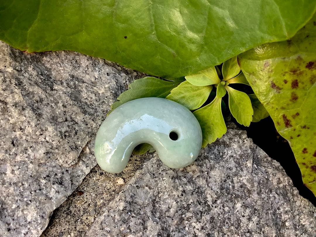 ✳摩訶不思議な幸運の勾玉　特大サイズ‼️ 御守りの糸魚川翡翠　最後の1個　鑑別書付