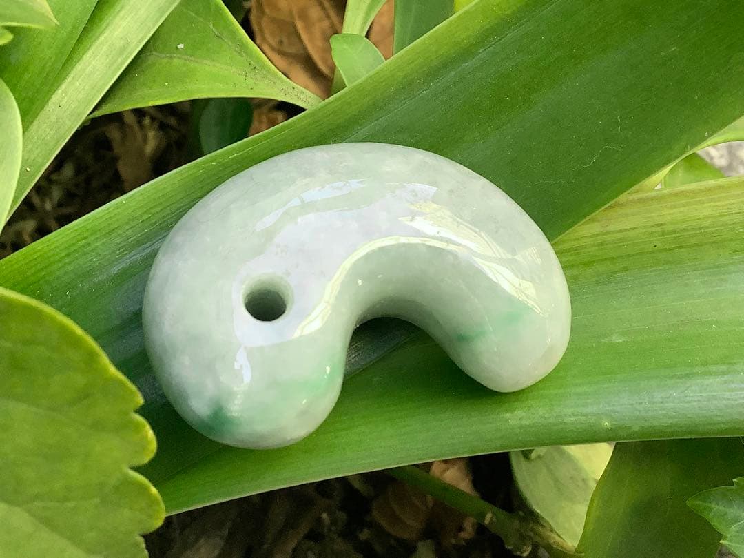 ✳摩訶不思議な幸運の勾玉　特大サイズ‼️ 御守りの糸魚川翡翠　最後の1個　鑑別書付