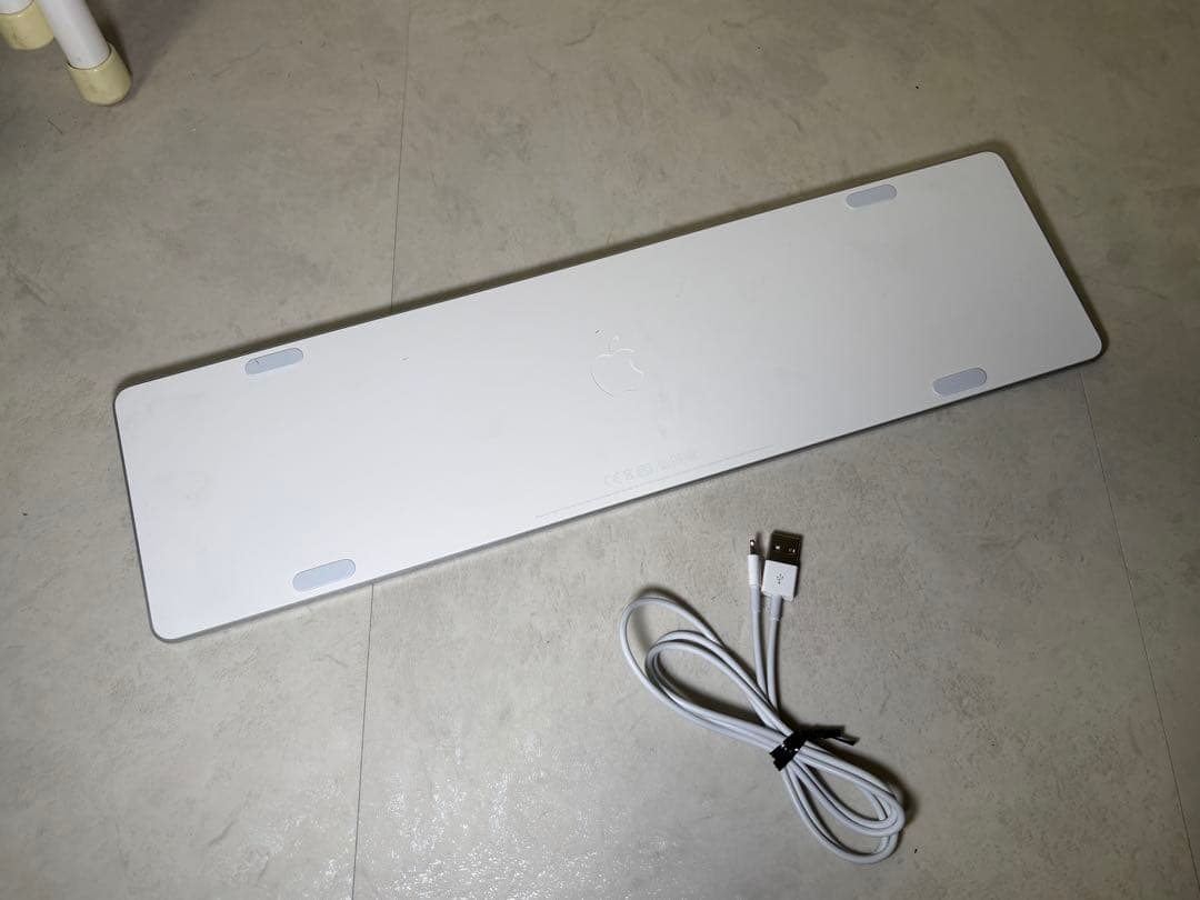 Apple Magic Keyboard A2520 ホワイト ライトニング端子