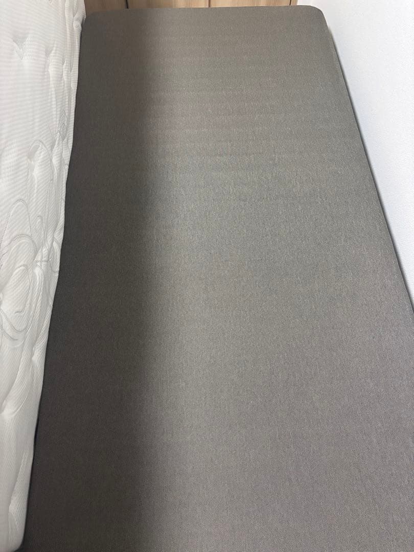 Rucci【正規品・美品・ほぼ未使用】シモンズ　マットレスベッドフレーム