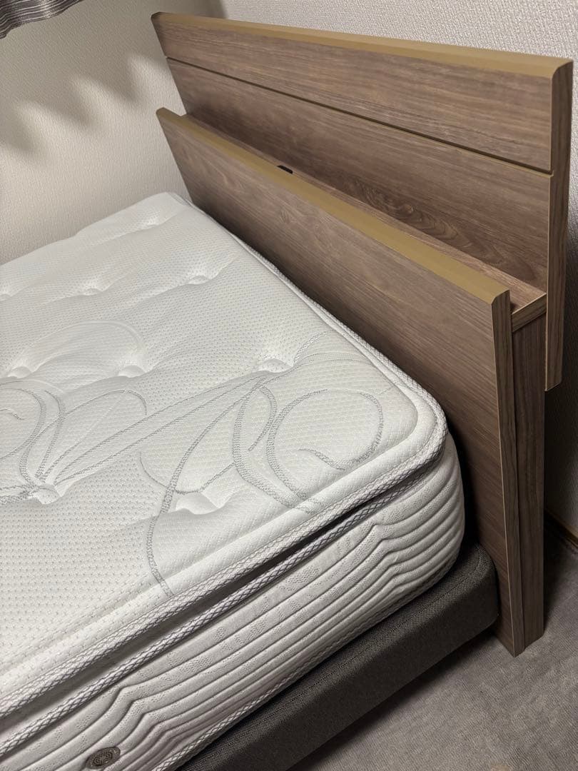 Rucci【正規品・美品・ほぼ未使用】シモンズ　マットレスベッドフレーム